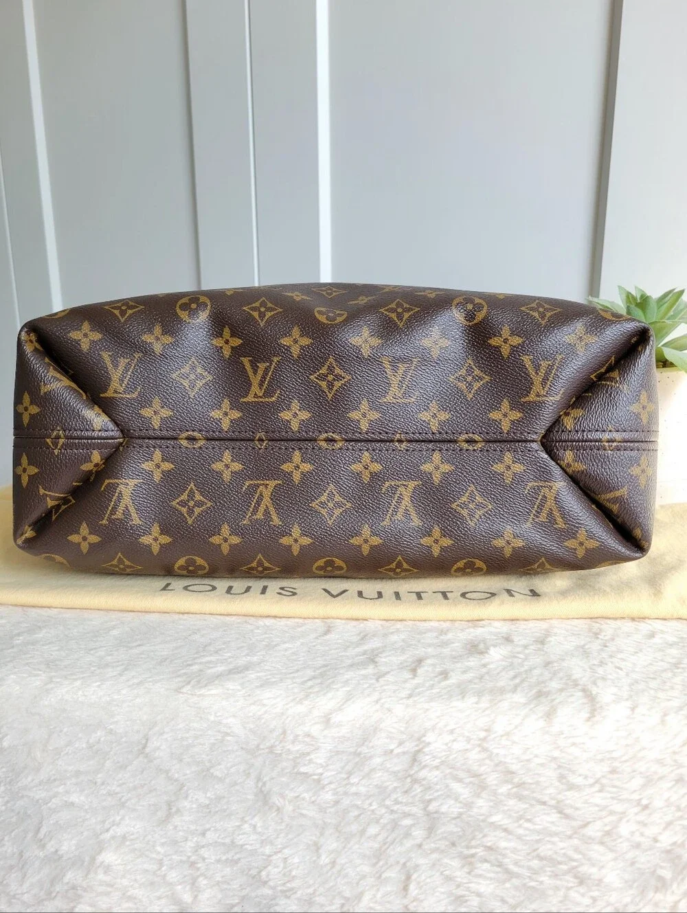 Louis Vuitton Hobo Bag SULLY MM Monogram